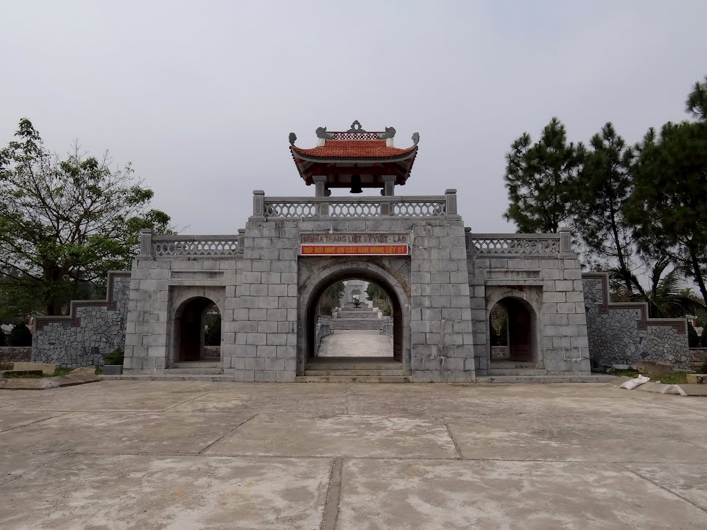 Cổng Nghĩa trang Liệt sĩ Quốc tế Việt – Lào